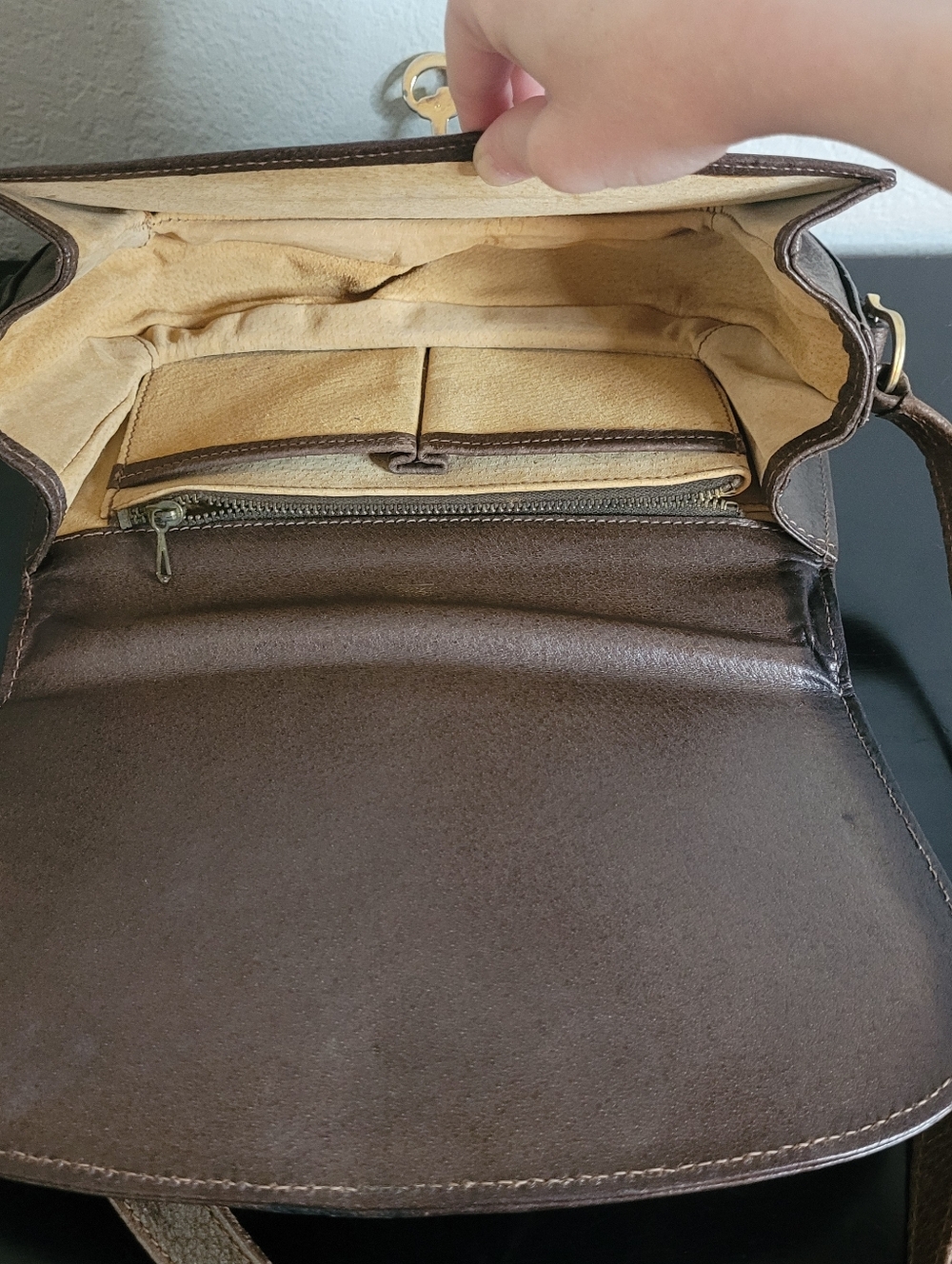 Gucci GG Supreme Ophidia Shoulder Bag - Picture 13 of 16